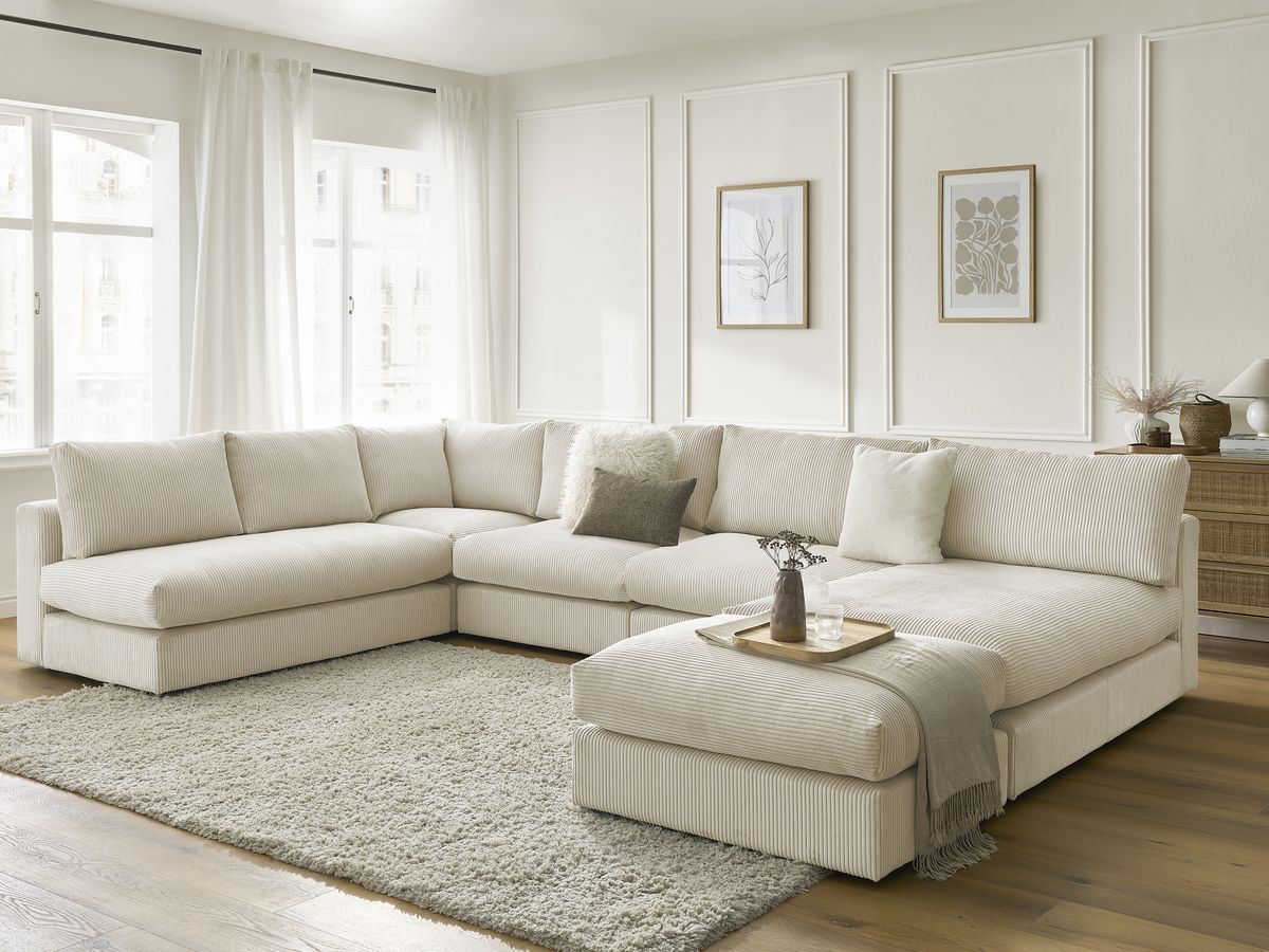 Modulær hjørnesofa PARIS i kordfløyel med 3 sittemoduler, 1 sjeselong, 1 hjørne, og 1 puff