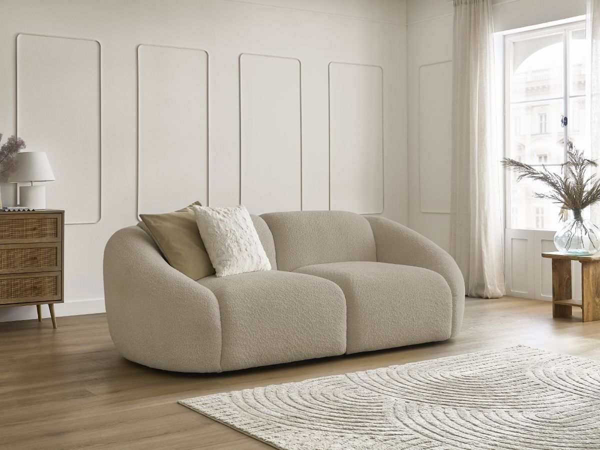 Rett sofa 2-seter TINA i bouclé-stoff
