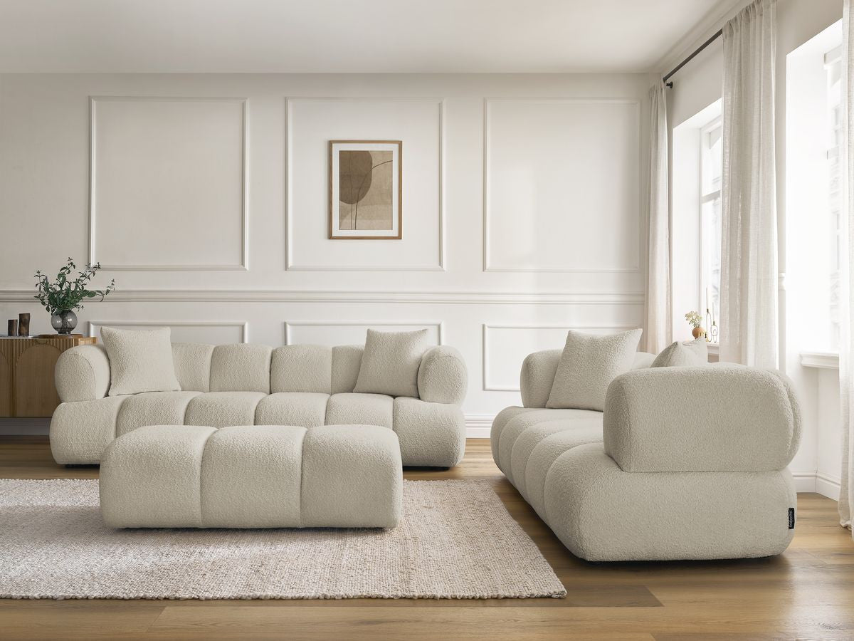 Sofagruppe 3 + 2 seter PAMIRA i bouclé-stoff med puff