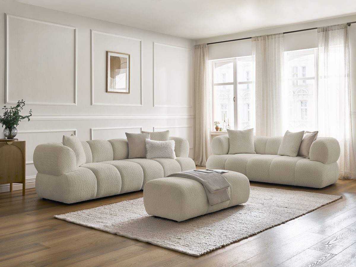 Sofagruppe 3 + 2 seter PAMIRA i bouclé-stoff med puff