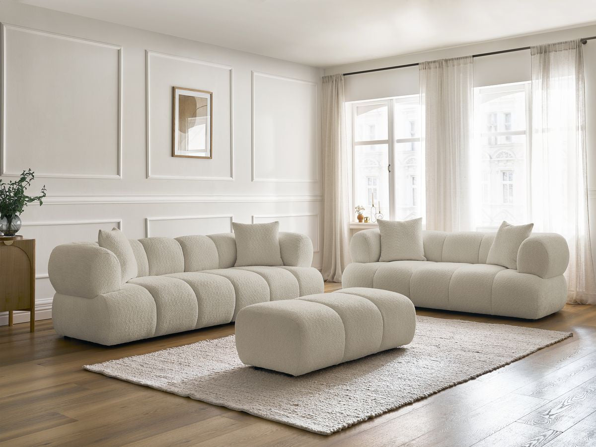 Sofagruppe 3 + 2 seter PAMIRA i bouclé-stoff med puff