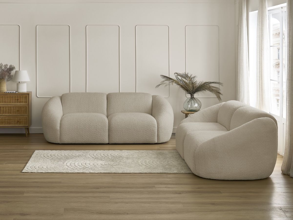 Sofagruppe 3 + 2 seter TINA i bouclé-stoff
